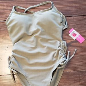 NWT swimsuit (Junior)